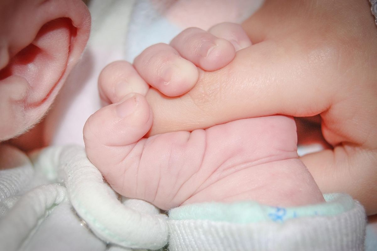 When Can You Drive After a C-Section? A Practical Test: baby, hand, hold, infant